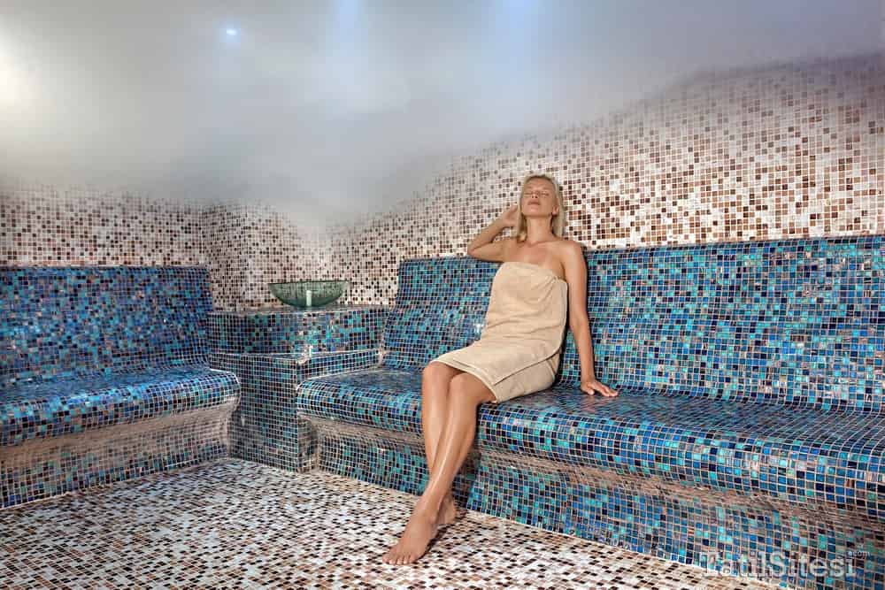 Karmir Hotel Resort & Spa